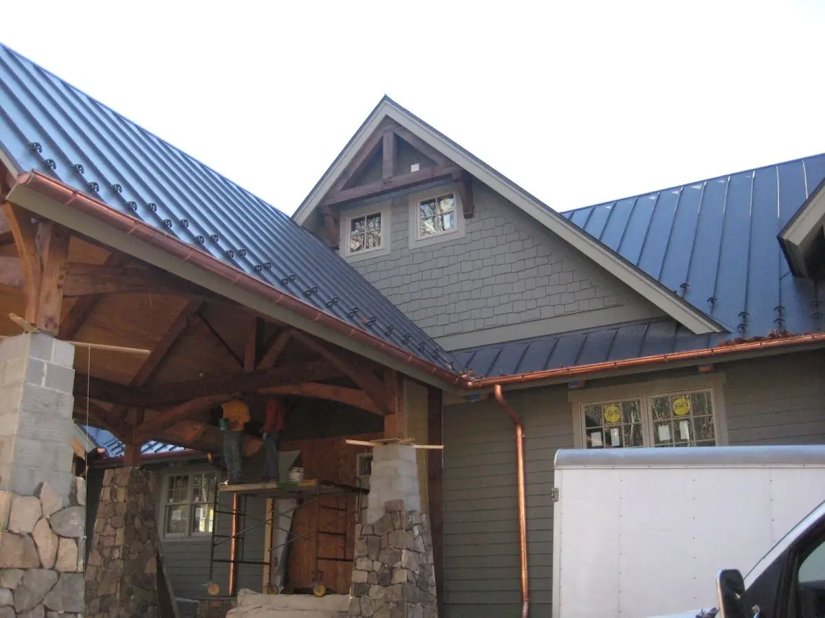 Craftsman Roofing team delivering quality roofing work in Glenbauer
